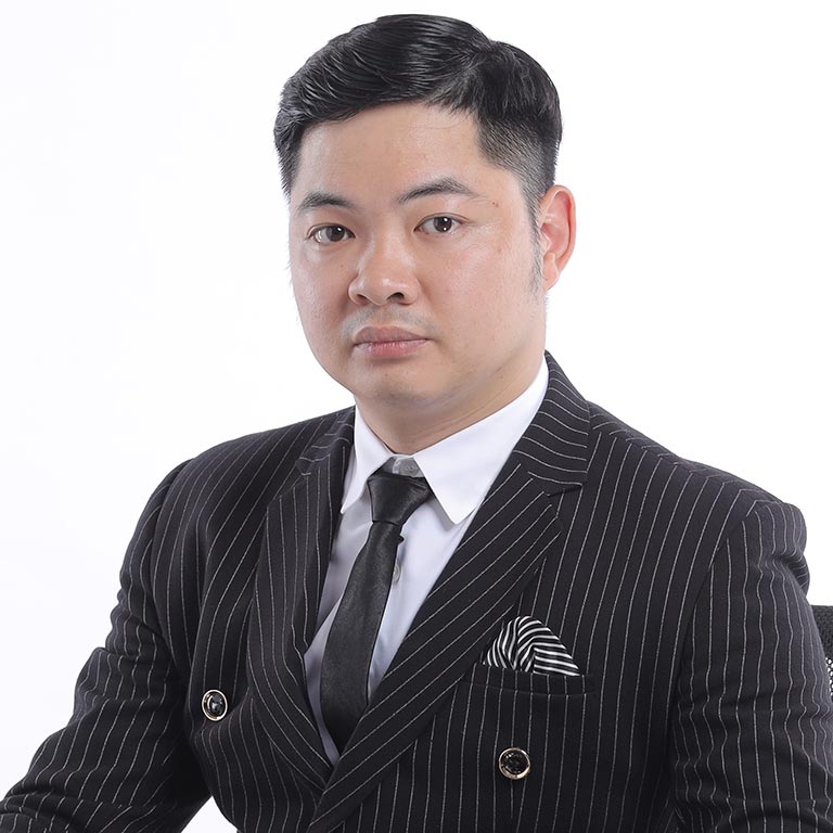 Tác Giả Trần Hoài Nam: Kiến Trúc Sư Đứng Sau Những Con Số Vàng